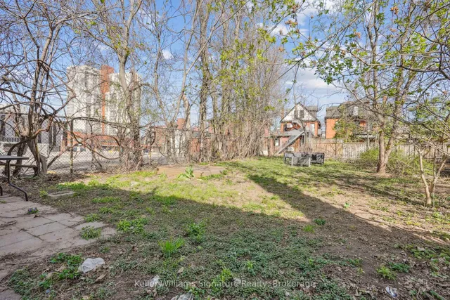 Additional image 37 of 41 Spring St