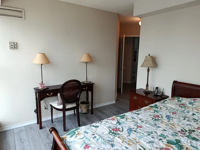 Additional image 35 of 77 Harbour Sq Unit 3702