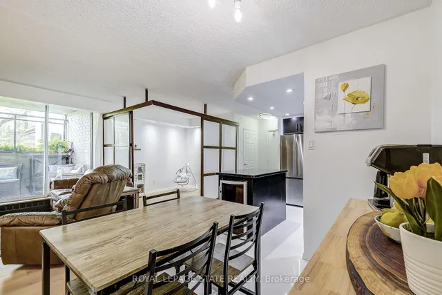 Additional image 10 of 975 Warwick Crt Unit B1