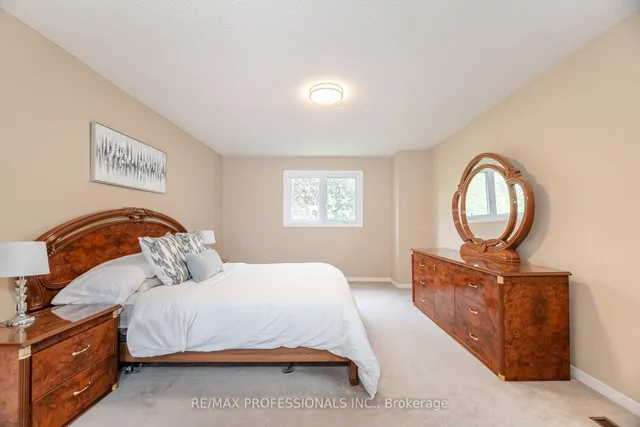 Additional image 22 of 29 Moeller Crt