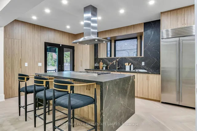 Additional image 16 of 111 Roxborough Dr