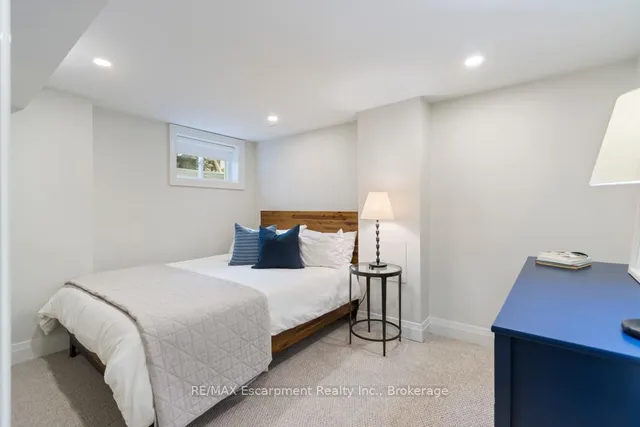 Additional image 3 of 2109 Wellington Ave