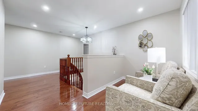 Additional image 25 of 59 Pogonia St