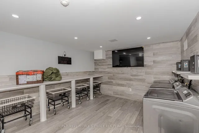 Additional image 37 of 4 Lisa St Unit 404