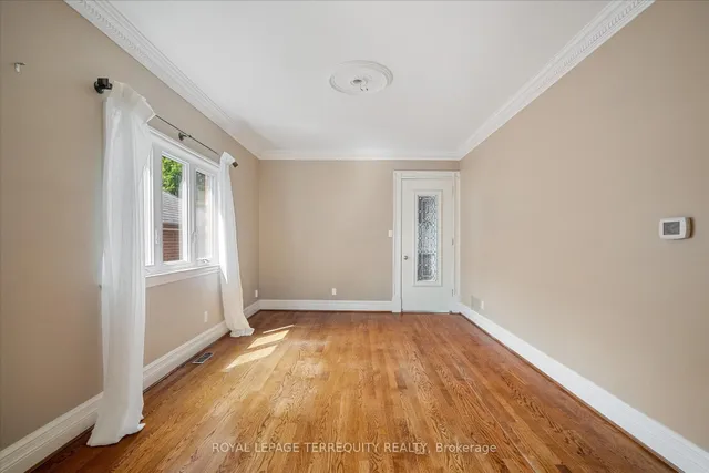 Additional image 15 of 384 Winnett Ave