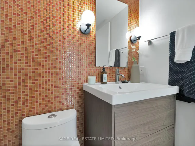 Additional image 32 of 955 Queen St Unit 301