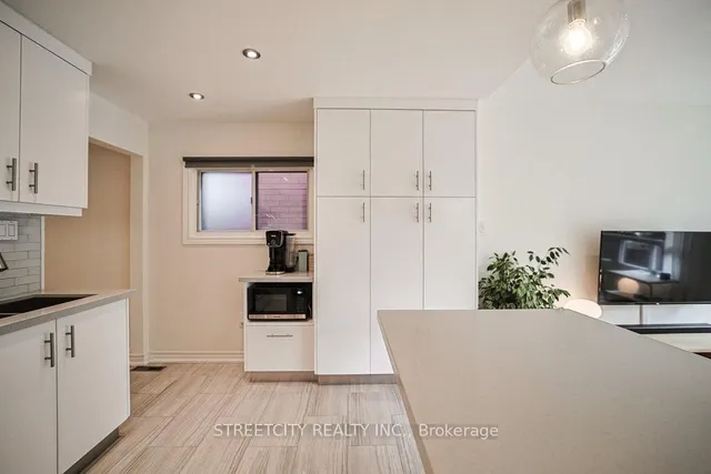 Additional image 16 of 409 Mcroberts Ave