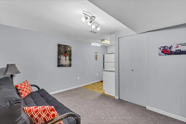 Additional image 19 of 64 Lamont Pl