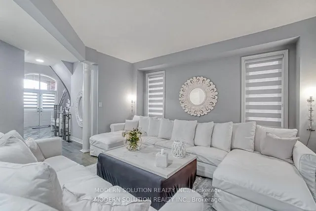 Additional image 4 of 552 Bessborough Dr