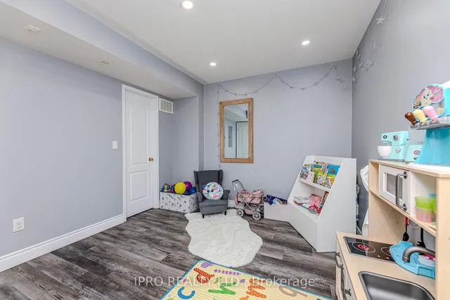 Additional image 31 of 149 Isaac Devins Blvd Unit 5