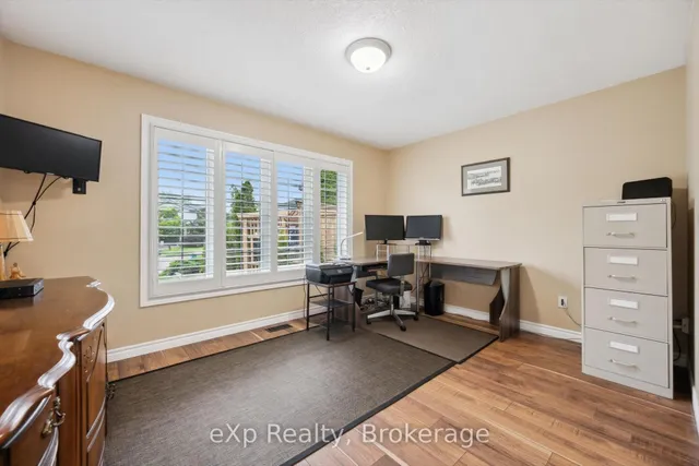 Additional image 19 of 916 Keewatin Pl