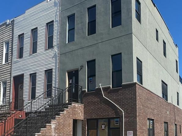 31 Roosevelt Place, Brooklyn, NY 11233