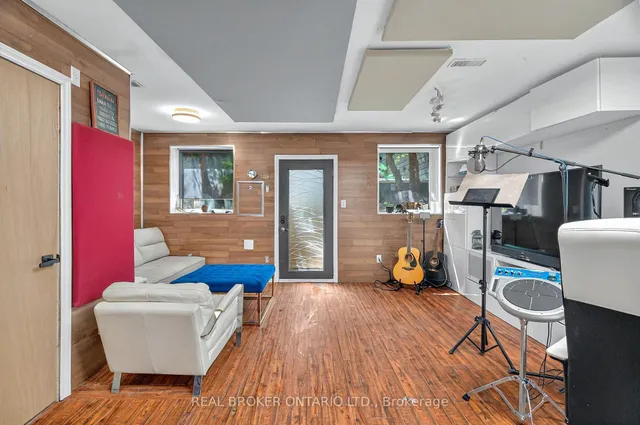 Additional image 41 of 143 Parkmount Rd Rd