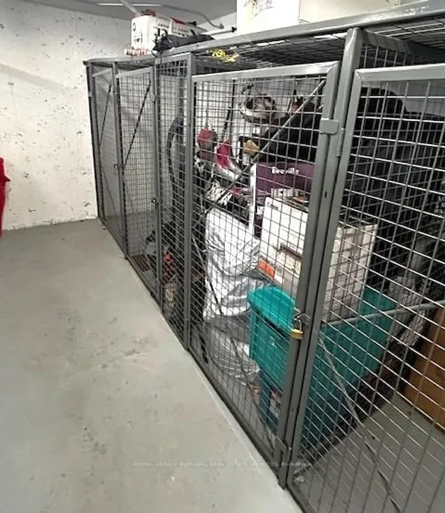 Additional image 37 of 47 Caroline St Unit 404