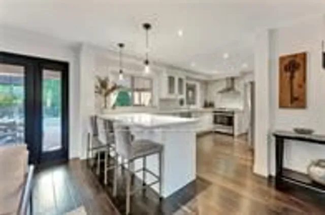 Additional image 8 of 564 Rosedale Cres