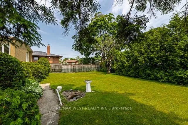 Additional image 48 of 1081 Islington Ave