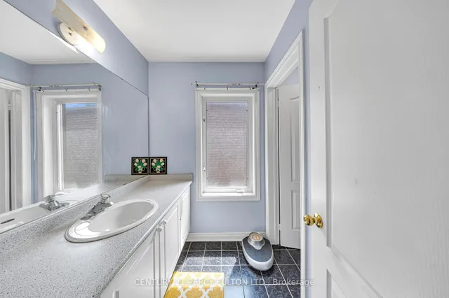 Additional image 20 of 66 Moreau Tr