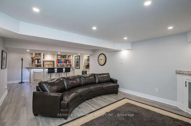 Additional image 33 of 160 Wills Cres