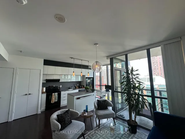 Additional image 28 of 110 Charles St Unit 1809