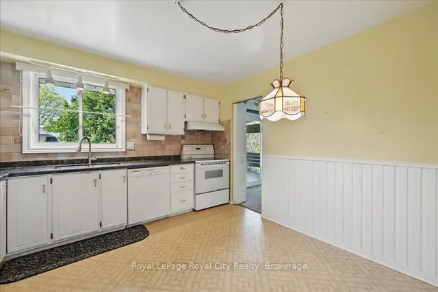 Additional image 20 of 701 Castleguard Cres