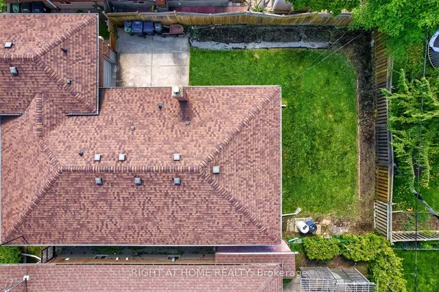 Additional image 37 of 14 Amulet St