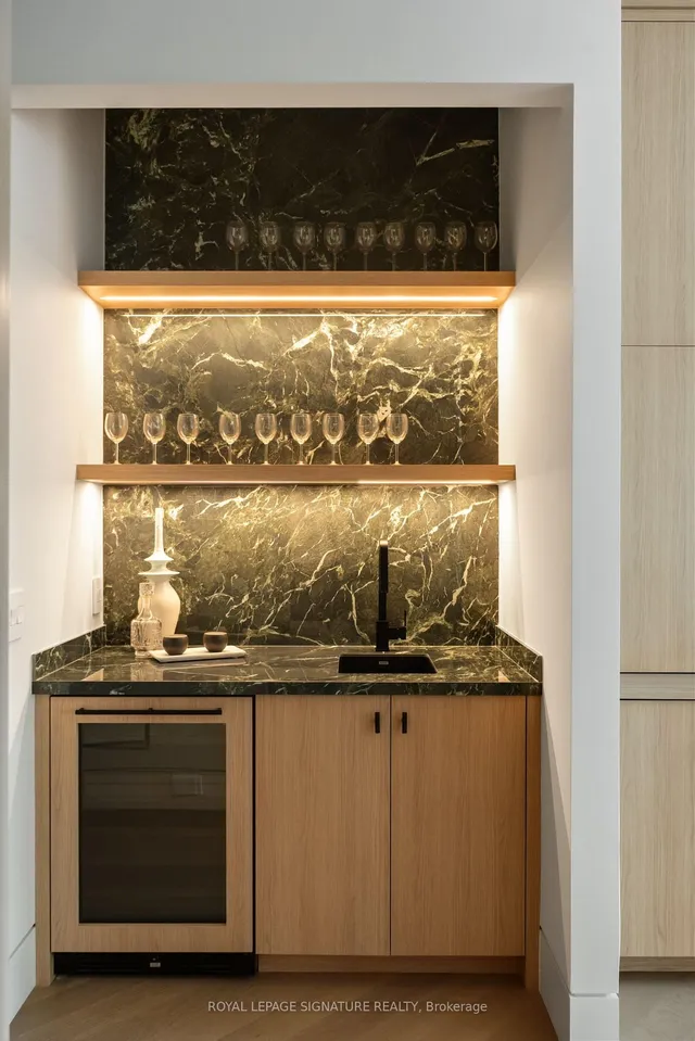 Additional image 34 of 126 Sherwood Ave