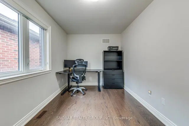 Additional image 32 of 797 Oxford St