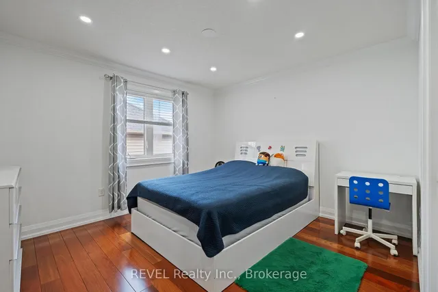 Additional image 31 of 401 Schreyer Cres