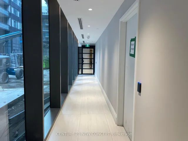 Additional image 23 of 39 roehampton Ave Unit 1204