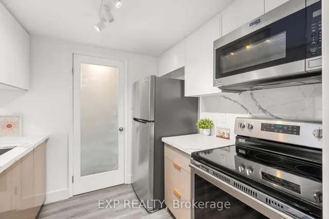 Additional image 6 of 711 Bay St Unit 817