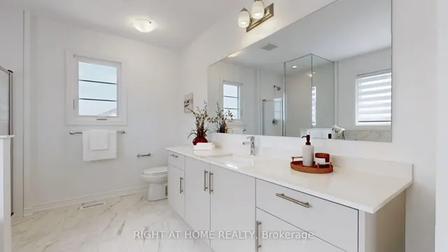 Additional image 26 of 328 Bergamot Ave