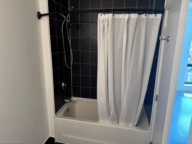 Additional image 12 of 690 King St Unit 406