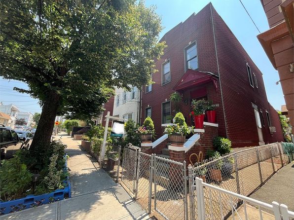 5940 56th Dr, Flushing, NY 11378