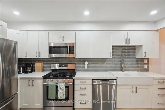 Additional image 9 of 121 L'Amoreaux Dr Unit 43