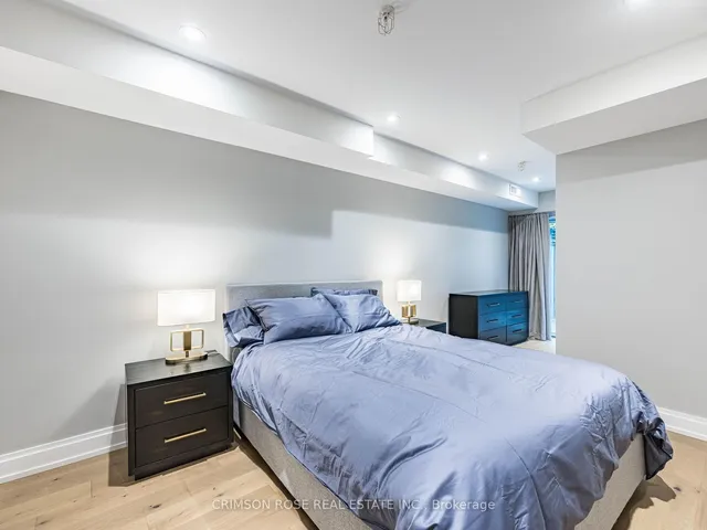 Additional image 21 of 217 St George St Unit 8