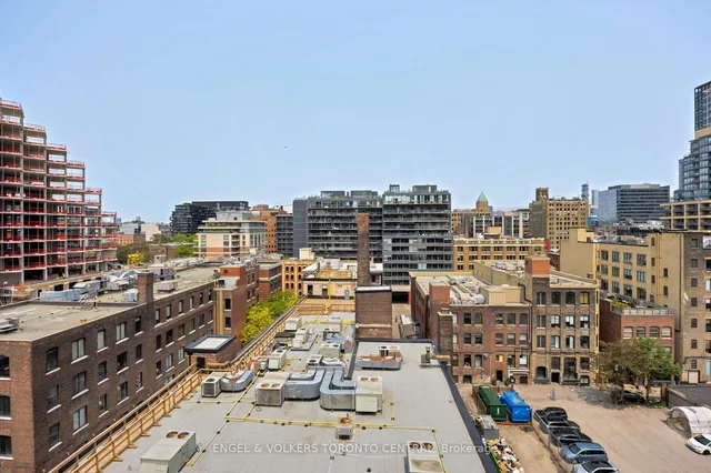 Additional image 7 of 400 Wellington St Unit 1001