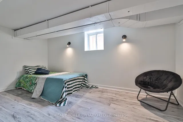 Additional image 46 of 70 Colonial Ave