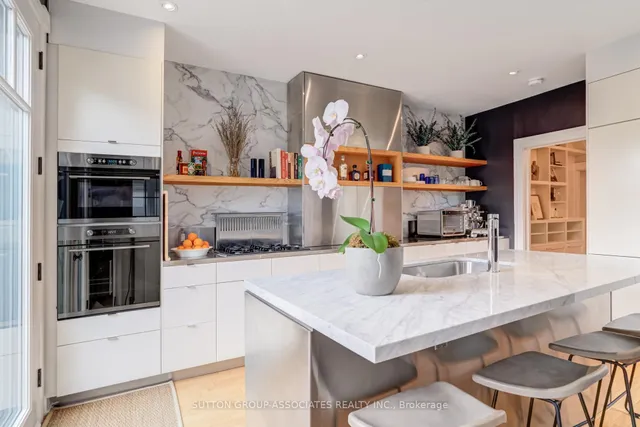 Additional image 17 of 215 Christie St