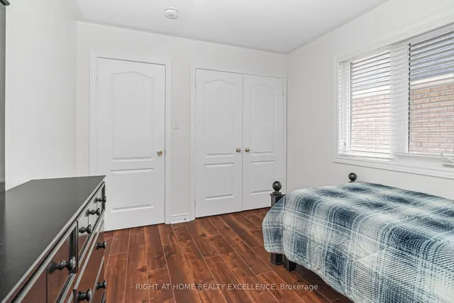 Additional image 30 of 32 Matthew Harrison St