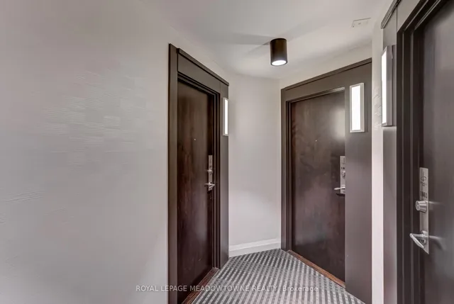 Additional image 8 of 12 Yonge St Unit 1801