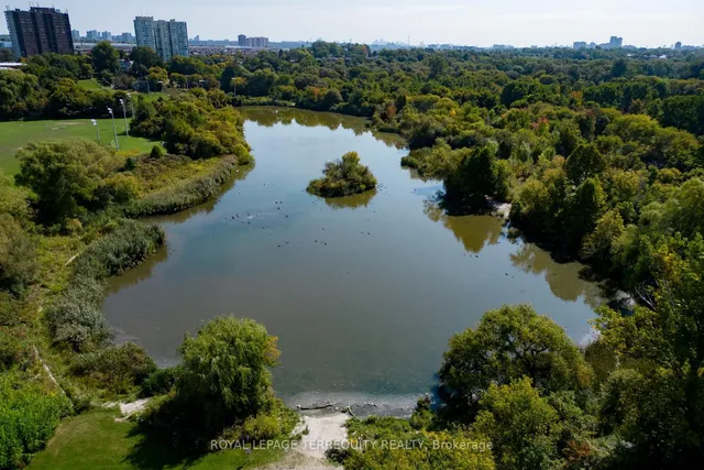 Additional image 28 of 142 Verobeach Blvd