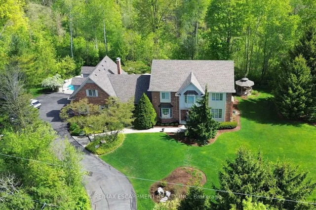 712 ROBSON Rd Unit RR1