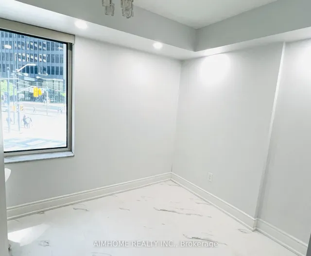 Additional image 18 of 33 University Ave Unit 207