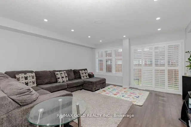 Additional image 15 of 475 Queen Mary Dr