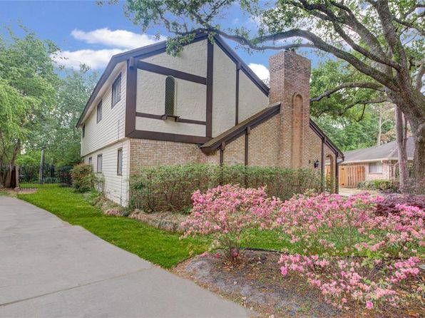 19 Rocky Ln, Houston, TX 77040