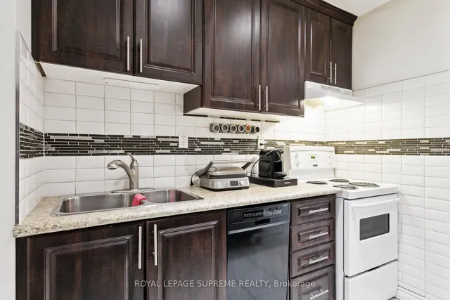 Additional image 38 of 26 Guestville Ave