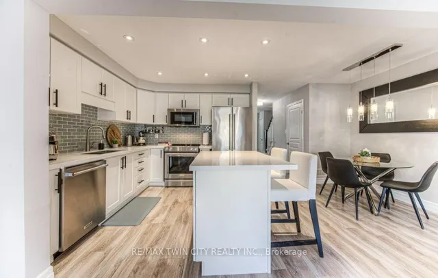 Additional image 10 of 63 GRAND FLATS Tr