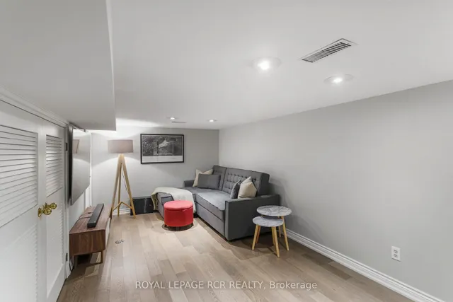 Additional image 35 of 542 Runnymede Rd