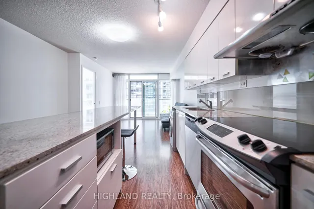 Additional image 18 of 15 Singer Crt Unit 512