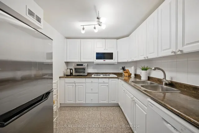 Additional image 38 of 6 Enfield Ave